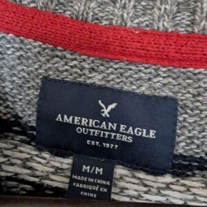 American Eagle Outfitters Men's Sweater in Gray and Red